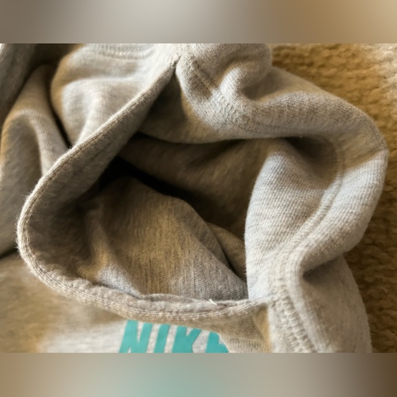 SOLD Men’s NIKE Track & Field jogger sweatpants. Size XL - Picture 7 of 7